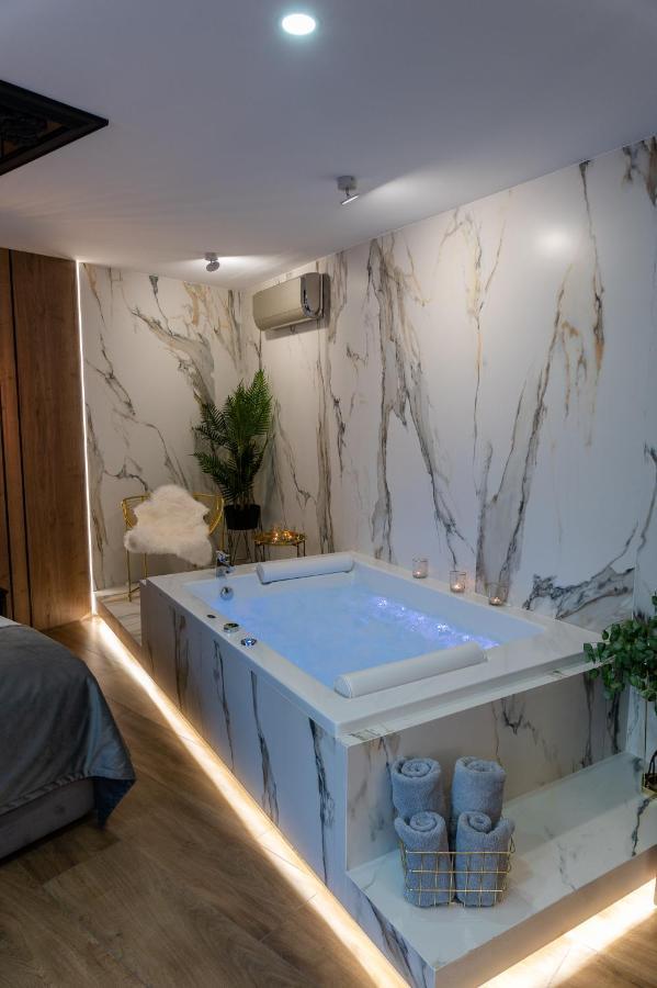Jacuzzi Apartment Main Square Cracóvia Exterior foto